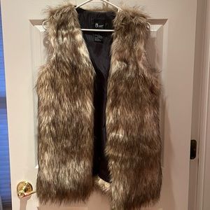 B Hip By Me Jane, Medium, Faux Fur Vest